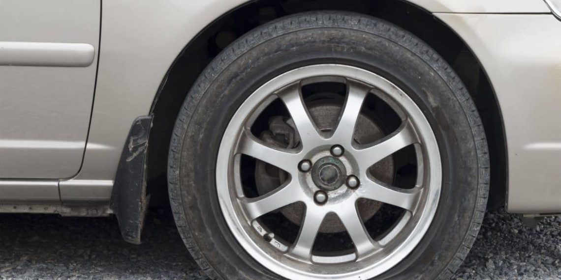 How to Find a Leak in Car Tires