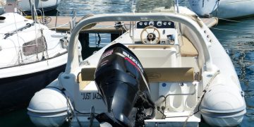 How to Choose a Marine Mechanic for Your Boat Repair