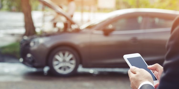 A Checklist for Handling a Car Breakdown On a Long Drive