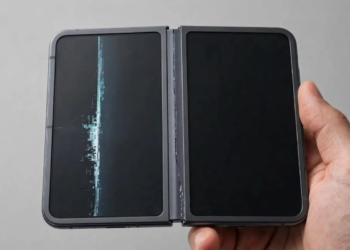 iPhone Duo Screens Are Cracking Along the Hinge Days After Launch: What Owners Should Do